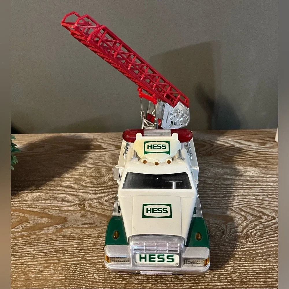 Hess it features